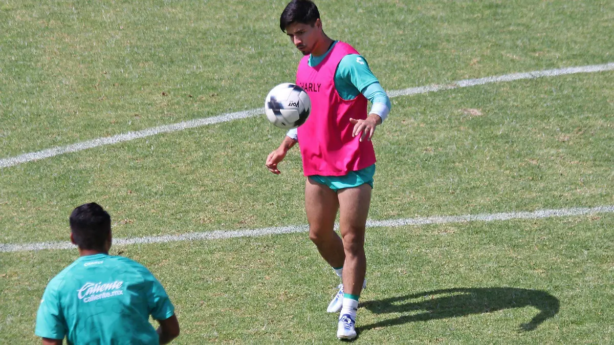 FCO MEZA - LEON ENTRENAMIENTO (2)