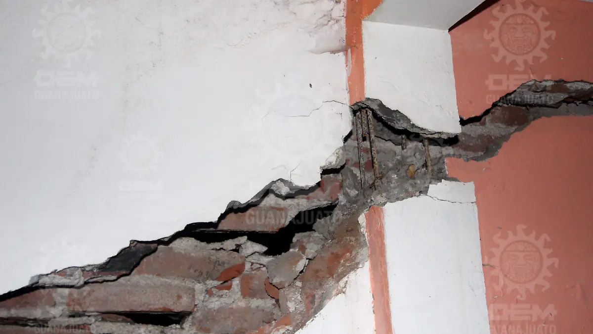 Se-abre-la-tierra-en-Granjas-Las-Amalias (3)