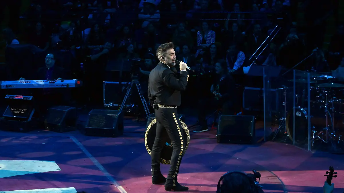 ALEJANDRO FERNABDEZ (3)