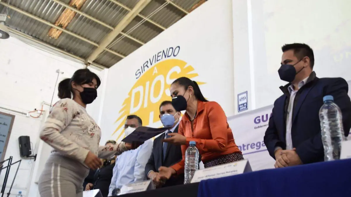 Internos-de-anexo-reciben-certificados-de-educación-básica2