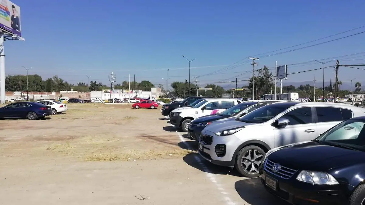 ESTACIONAMIENTOS (5)