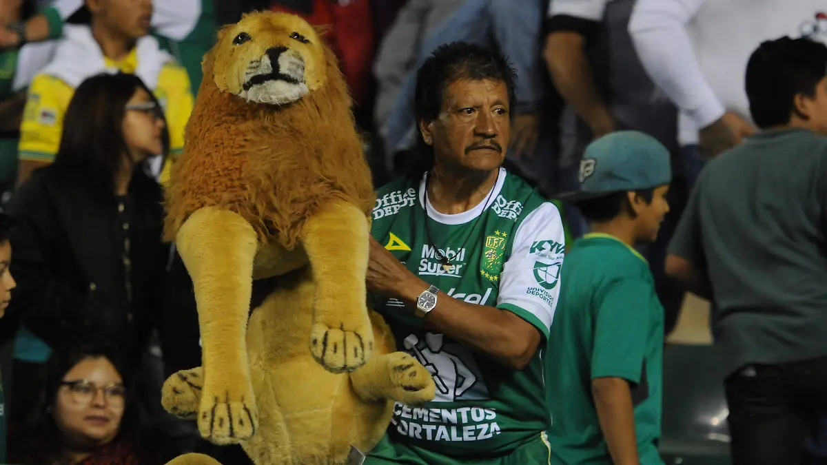 GGARCIA LEON VS CHIVAS (13)