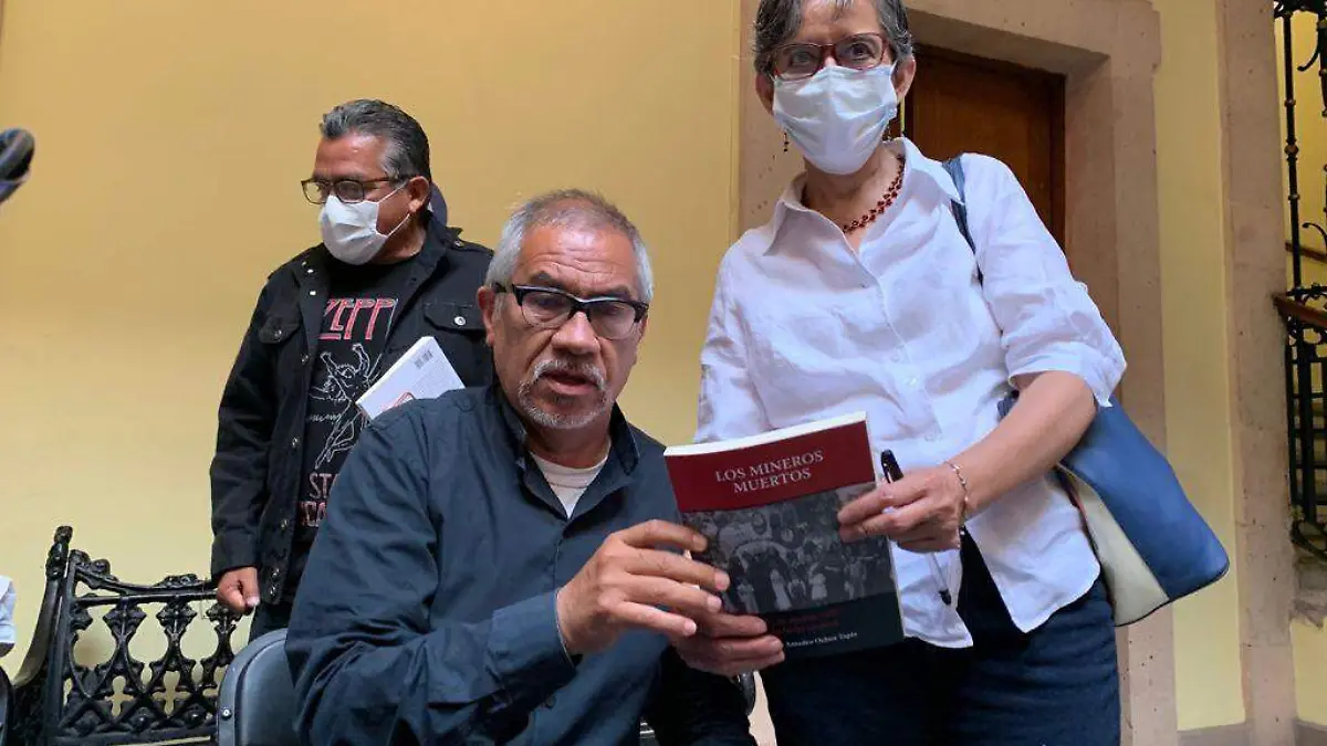 Presenta-Alfonso-Ochoa-su-libro-Los-mineros-muertos2