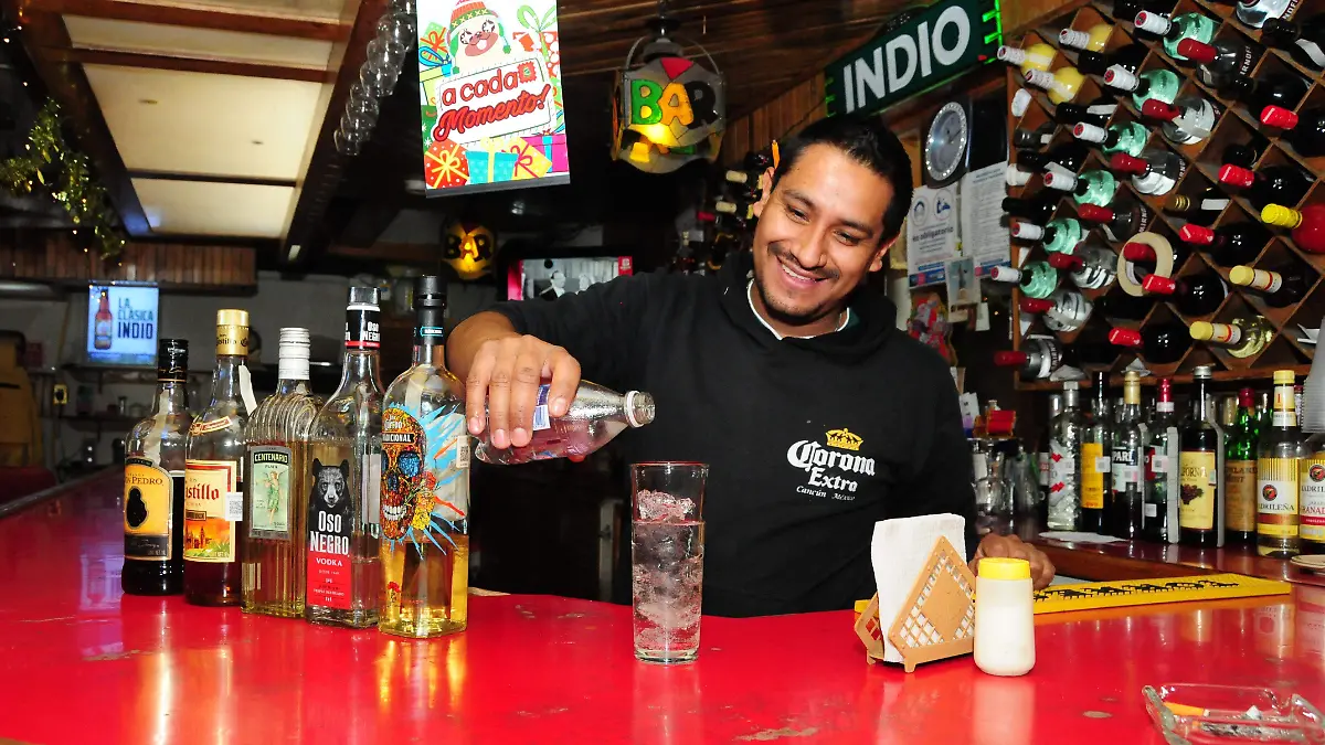 F CARMONA BARES Y CANTINAS