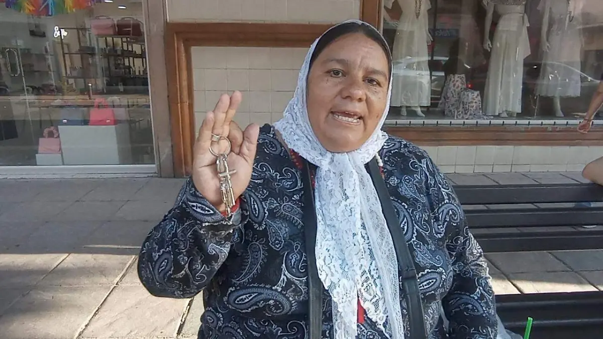 Señora-católica (3)