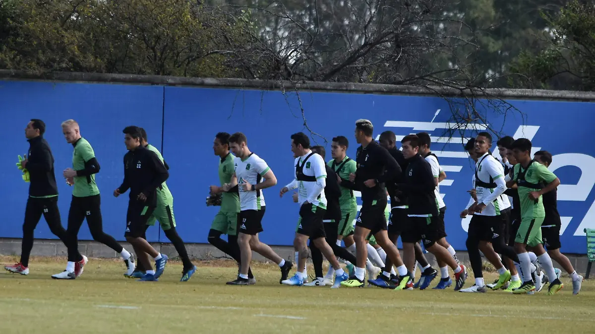 LEÓN ENTRENAMIENTO (8)