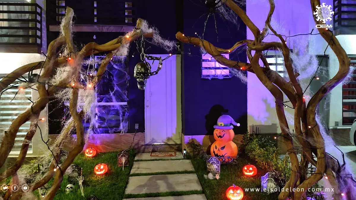 Casa-adornada-Día-de-Muertos (1)