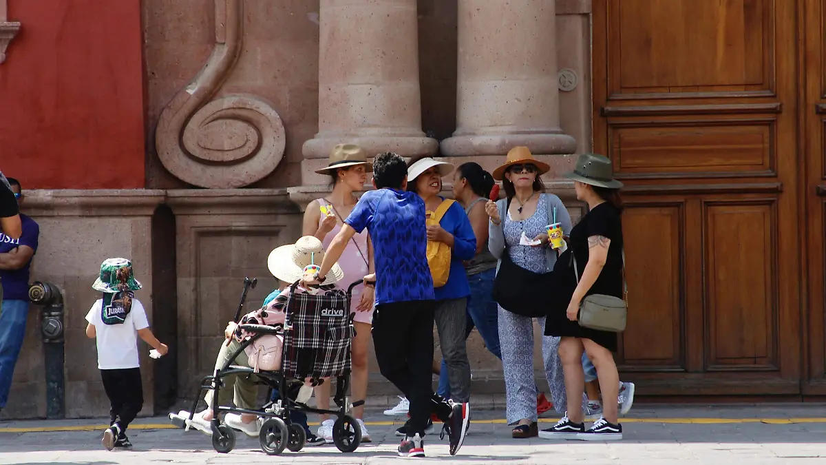 Visitantes-centro-León-2