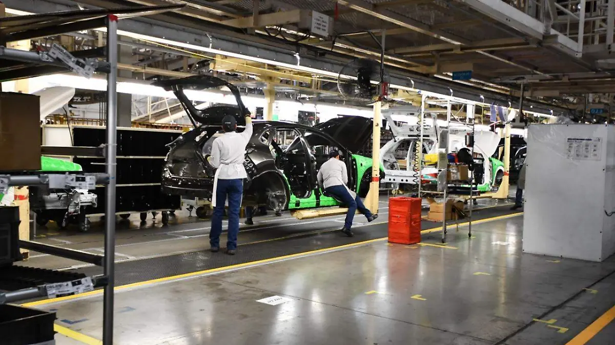 Viajará-a-Europa-por-inversión-automotriz (1)