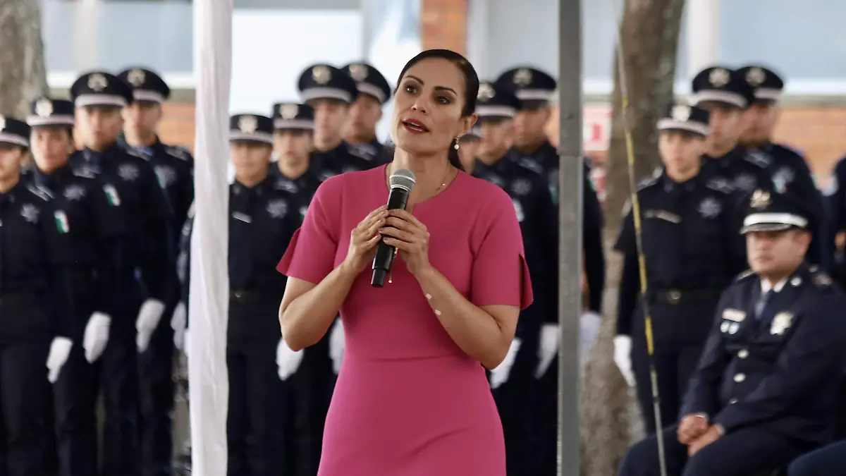 ALEJANDRA GUTIÉRREZ CAMPOS - Fco Meza - El Sol de León (2) (1)