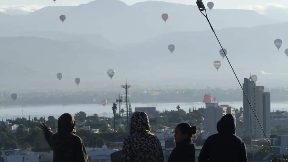Disfrutan-del-FIG-desde-afuera-del-parque3