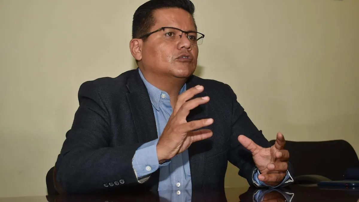 DIPUTADO ROLANDO ALCÁNTAR ROJAS 1