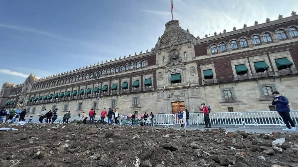 Colectivos de búsqueda en el Zócalo