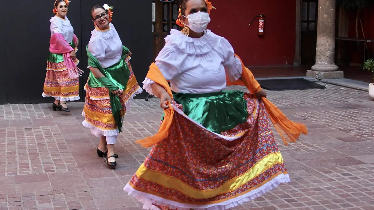 folklórica (6)