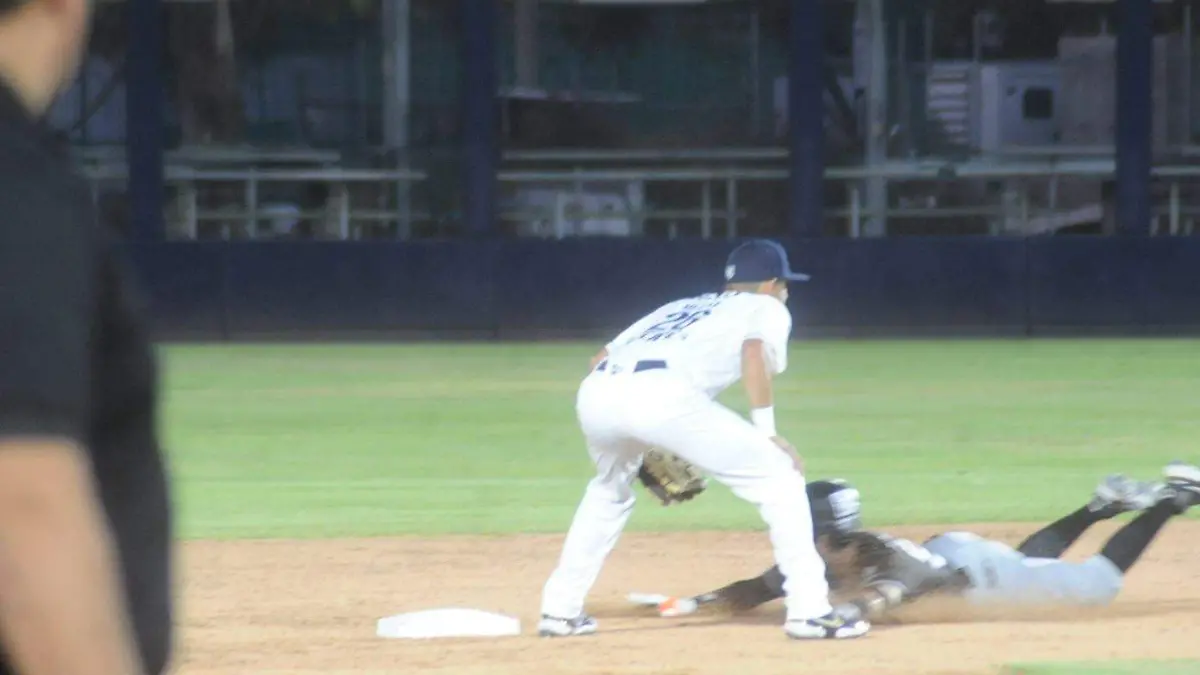 Bravos-vs-Guerreros-4