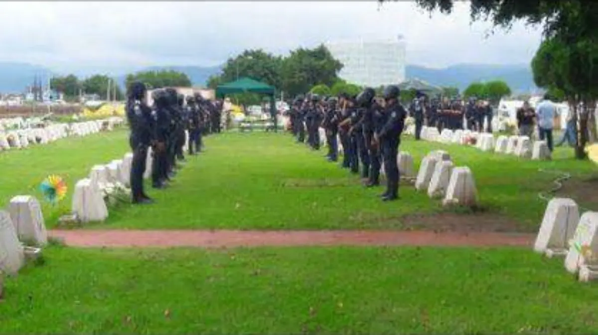 Esto-Pasa-En-León-Despedida-del-Comandante-Antonio-Baéz-419x314