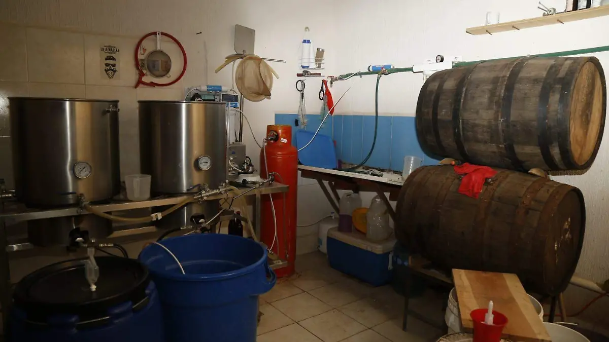 Leonés-hace-cerveza-artesanal-de-cannabis2