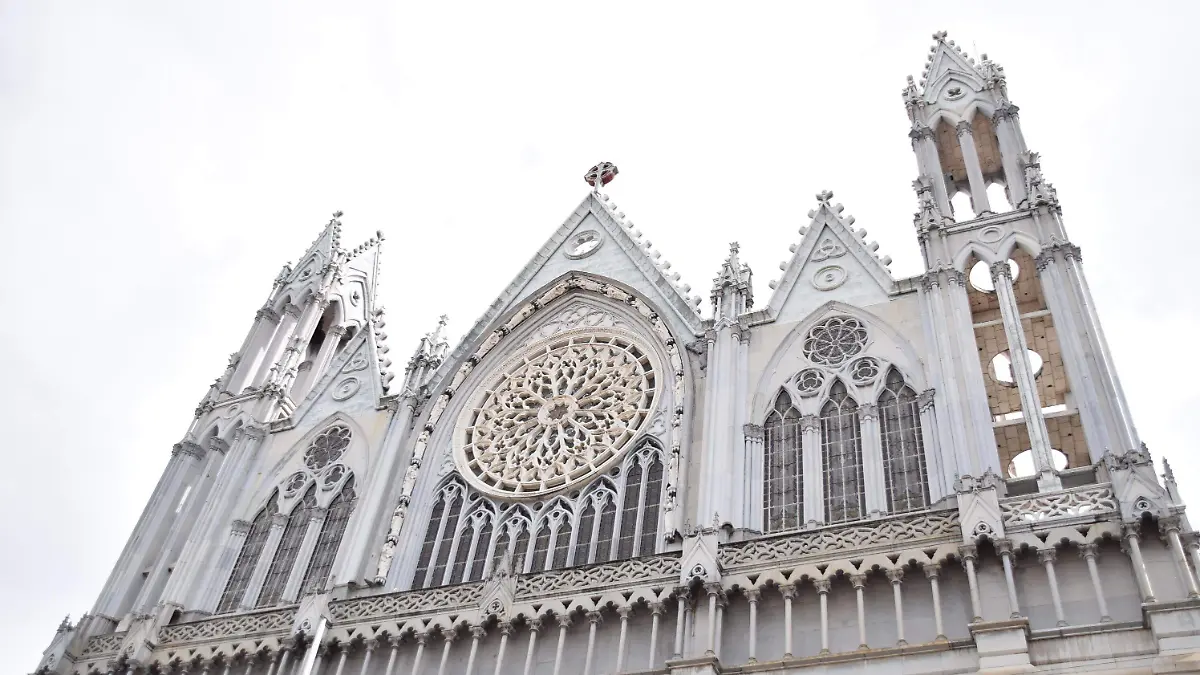 Terminan-mitos-en-el-100-aniversario-del-Templo-Expiatorio (1)