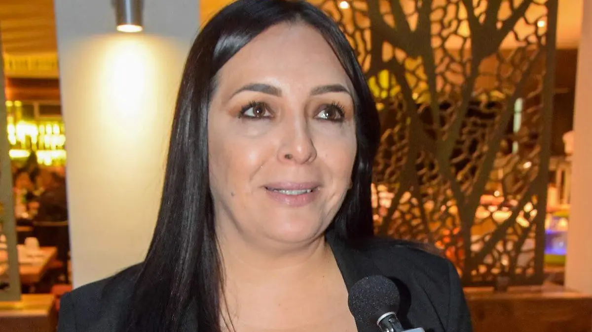 ANA MARÍA VALENZUELA