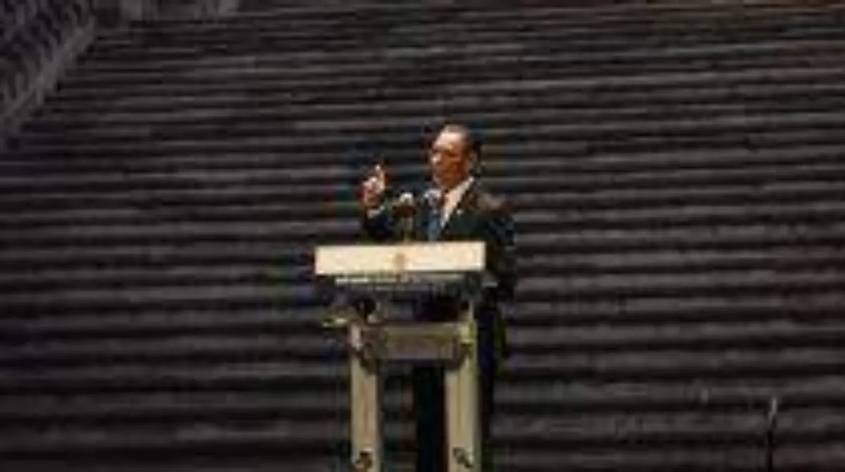 UG-A-LA-ALTURA-8-209x314