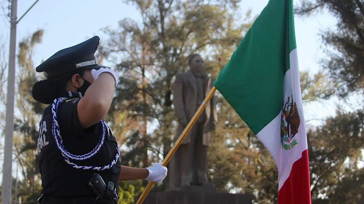 Rinden-homenaje-en-memoria-de-Benito-Juárez (2)