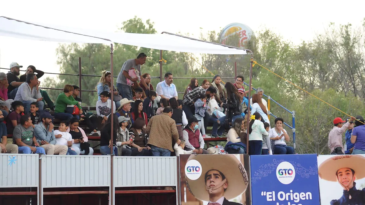 Carrera-de-barriles-feria-4
