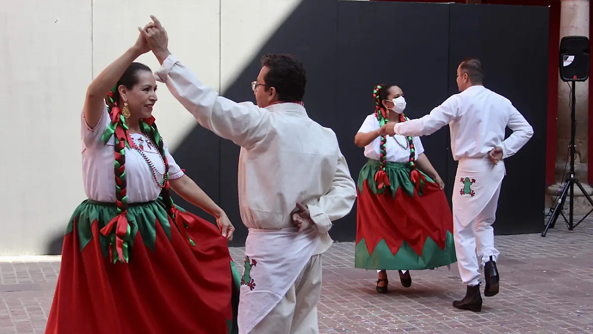 folklórica (3)