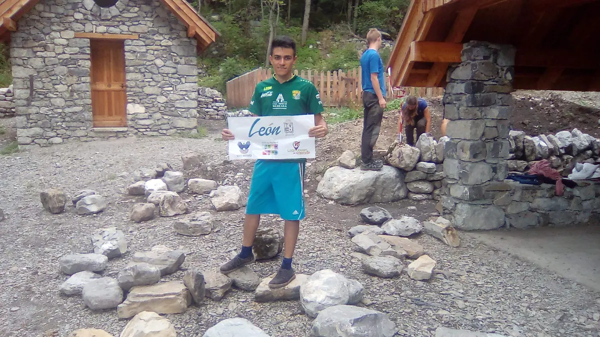 LEON JOVEN (1)