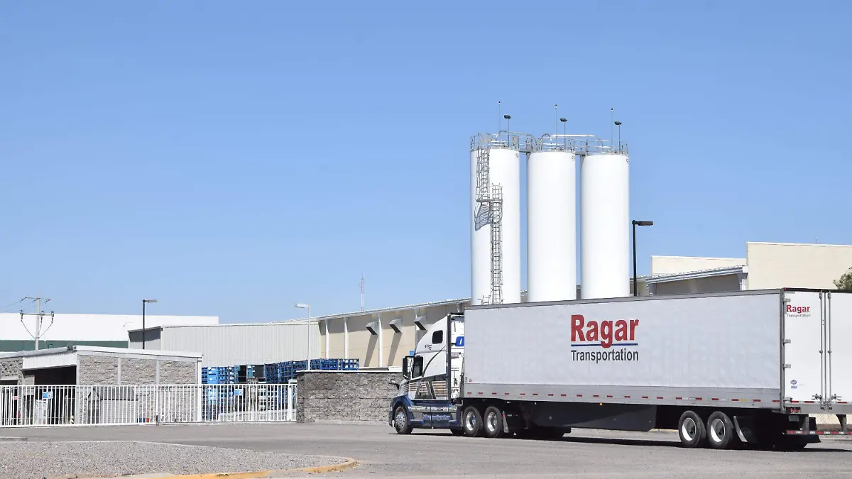 FCO CARMONA-PUERTO INTERIOR (2)