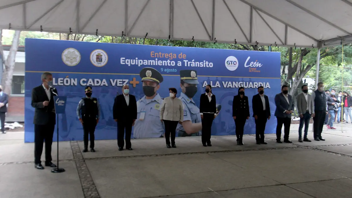 Equipan-a-elementos-de-Tránsito-con-chalecos-balísticos2