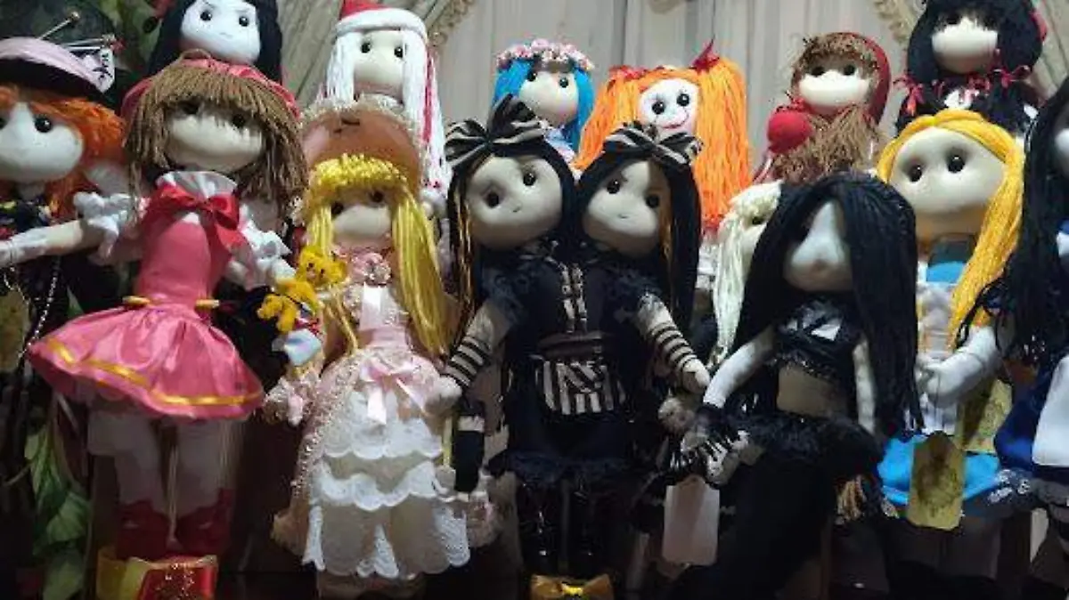 Crea-muñecas-de-fieltro-hechas-con-el-corazón2