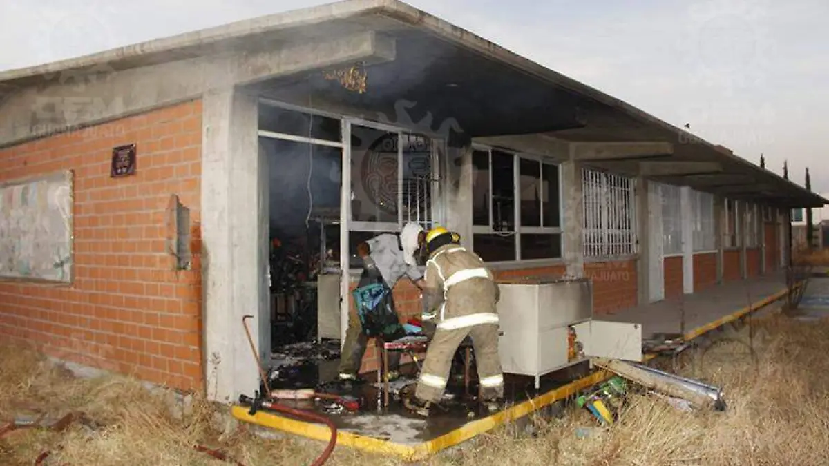 incendio-kinder-héroes-león