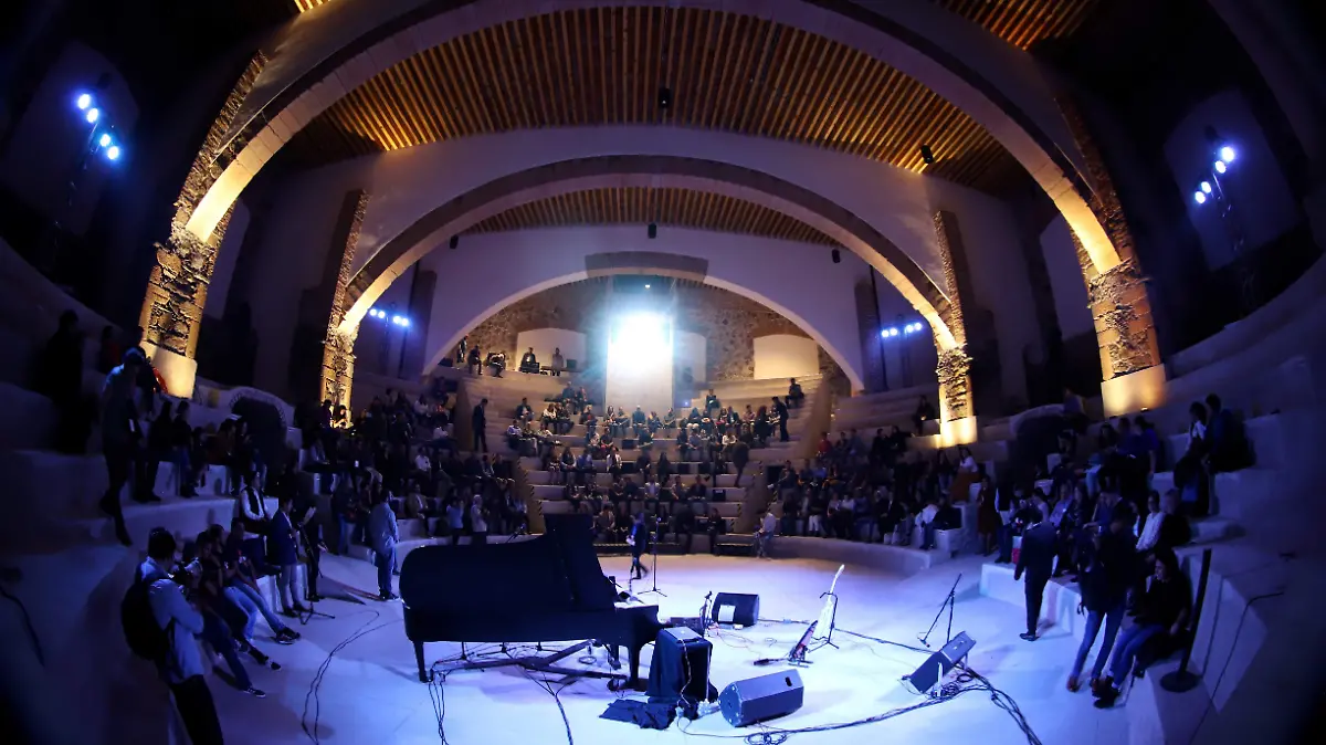 E.CAMACHO - PLAZA DE GALLOS 2