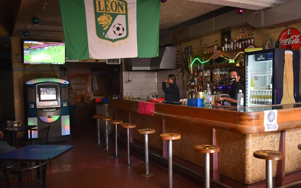 BARES Y CANTINAS  (4)