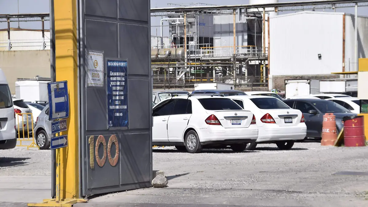 ESTACIONAMIENTOS  (1)