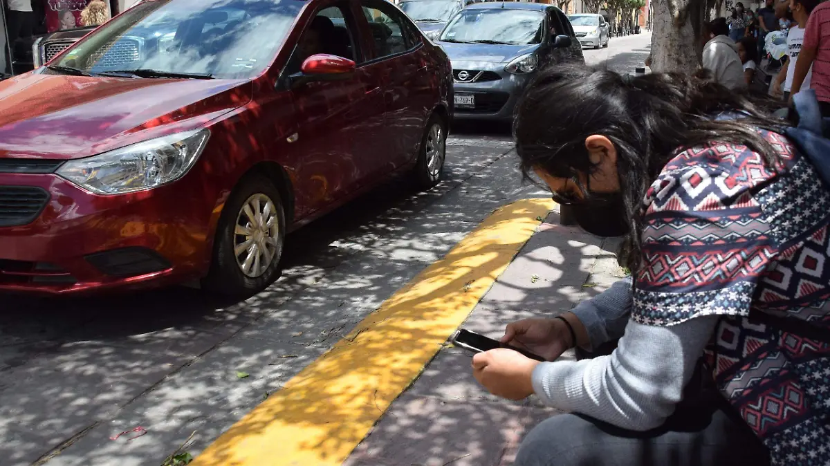 F CARMONA SMARTPHONE (1)