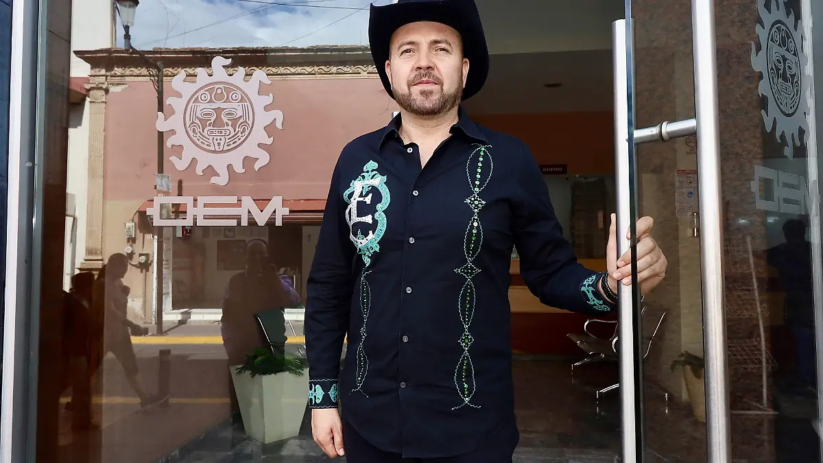 EMILIANO CONDE - Fco Meza - El Sol de Leon (1)