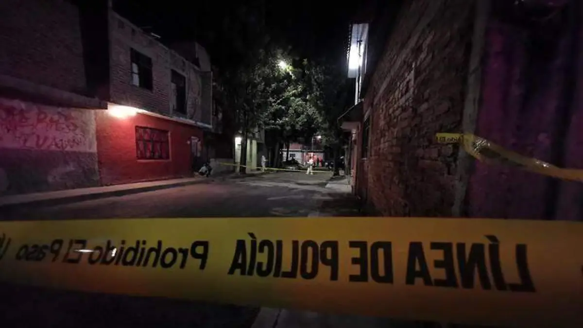 ASESINAN A MUJER (11)