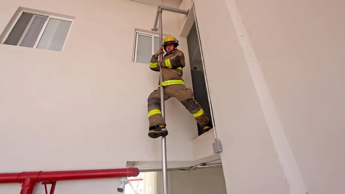 BOMBEROS