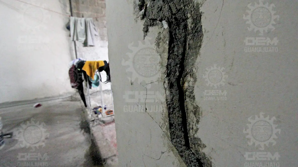 Se-abre-la-tierra-en-Granjas-Las-Amalias (5)