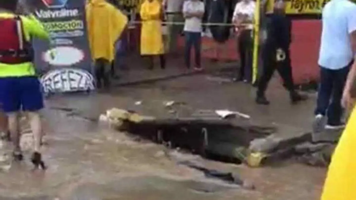 socavón por donde cayo Alejandra