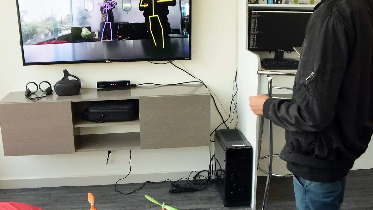 Presentarán-línea-de-manufactura-del-avión-guanajuatense-en-la-FAMEX (3)