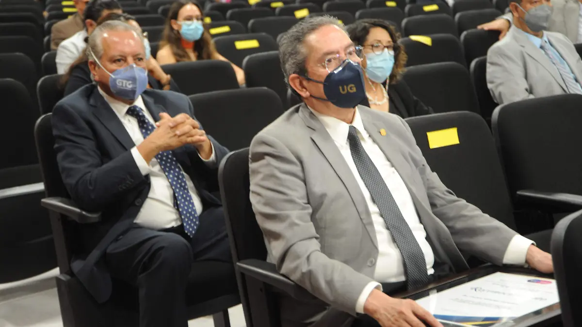 reconocen-a-doctores (1)