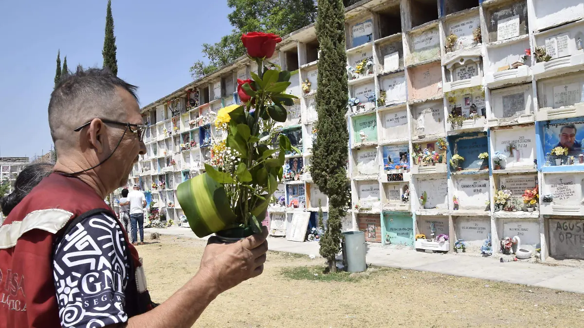 10-de-mayo-panteones (4)