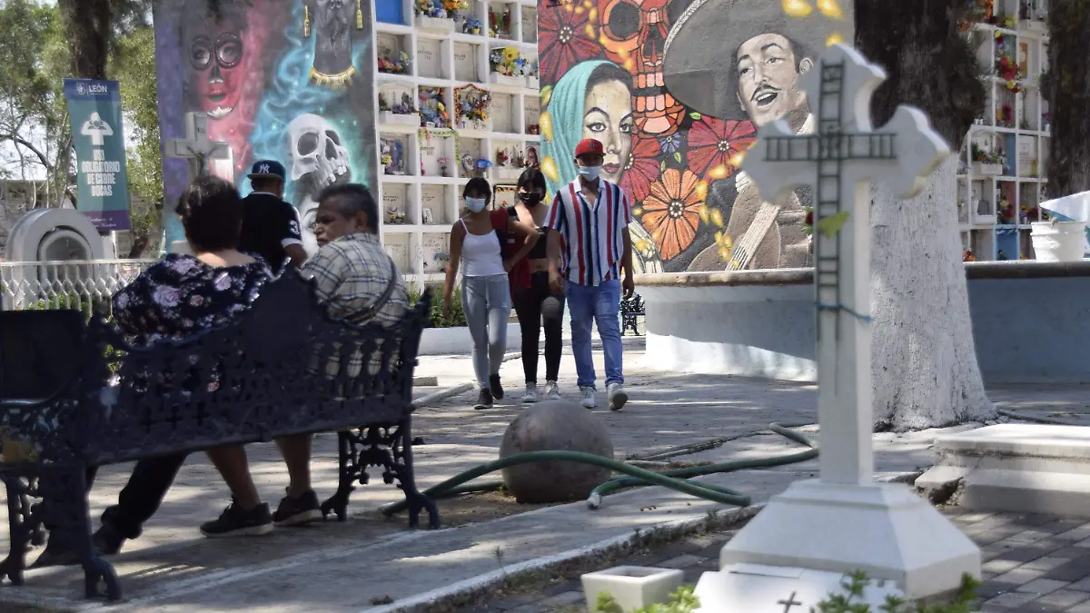 10-de-mayo-panteones (6)