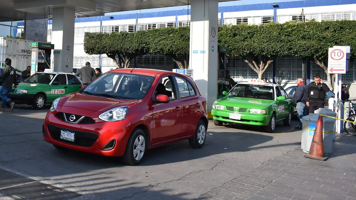 GASOLINERAS (4)