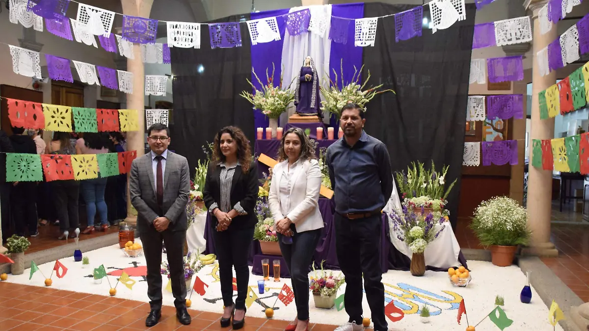 ¿Por-qué-ponen-pastitos-de-germen-en-el-altar-de-la-Virgen-de-Dolores