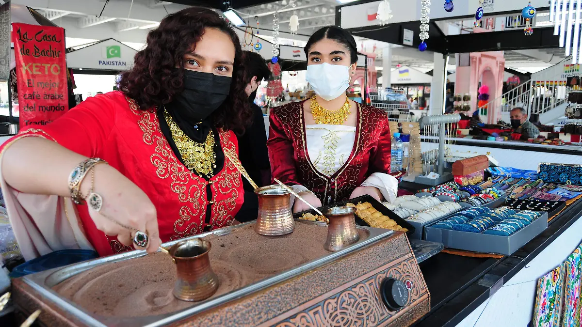 Llevan-un-poco-de-Turquía-a-la-feria (4)
