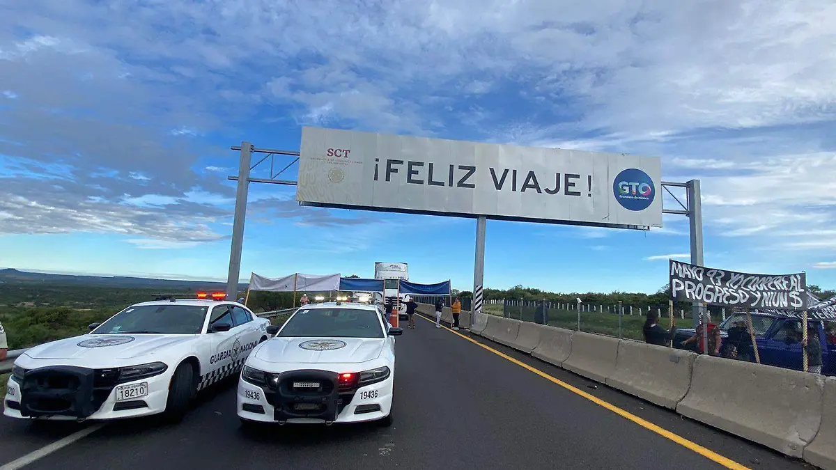 Bloquean-ejidatarios-la-Maxipista-León-Aguascalientes