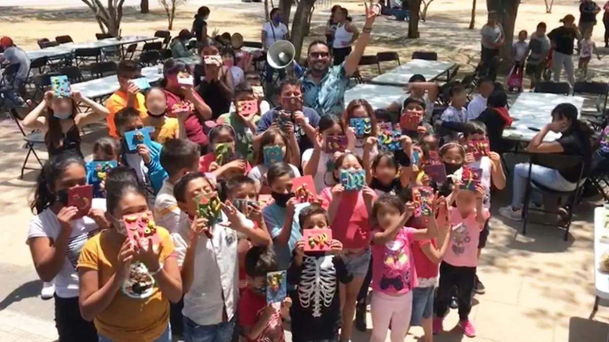 Diputada-niños (2)